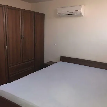 Апартаменты Holiday